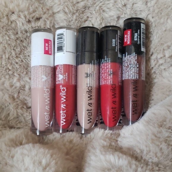 Wet and wild, Liquid catsuit - Picture 2 of 2